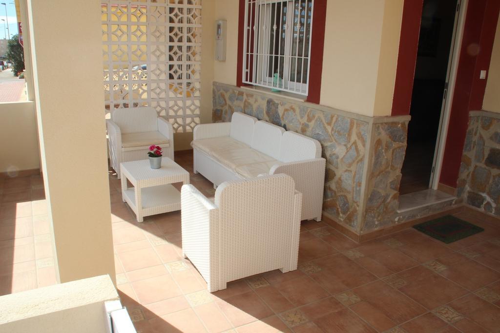 Casa Frente Al Mar Villa ตอร์เรเวียคา ภายนอก รูปภาพ